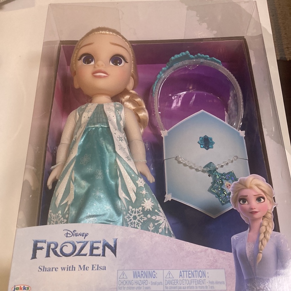 New in Box Disney Frozen Share with Me Elsa - Picture 3 of 5